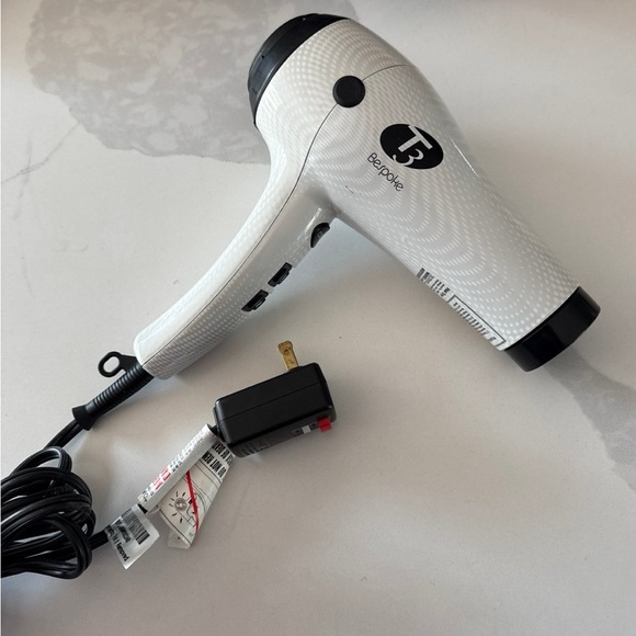 T3 like new hair dryer - Picture 1 of 5